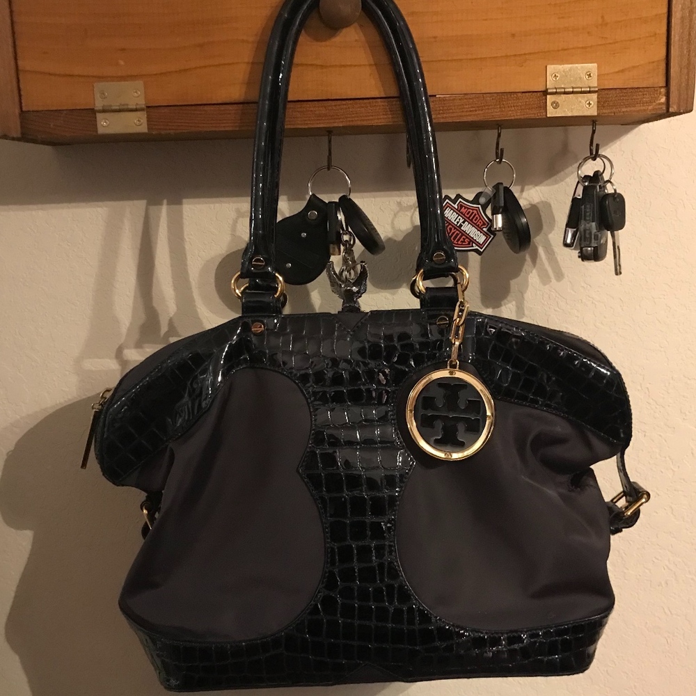Large unique Tory Burch bag in Navy Blue